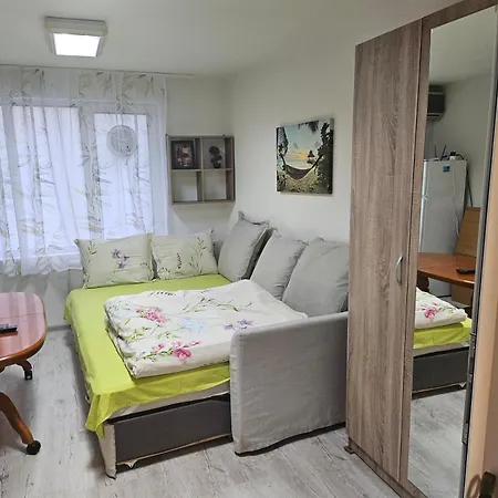 гарсониера в центъра на град L Apartment Burgas City